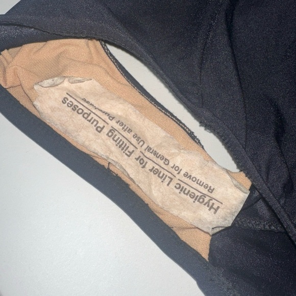 Vintage NWT Swimsuit Sirena Size 10 70s Ruffle Black & White Floral One Piece - Picture 3 of 8